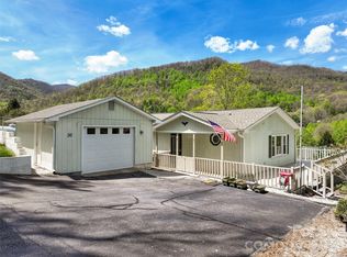 30 Hillcrest Rd, Maggie Valley, NC 28751