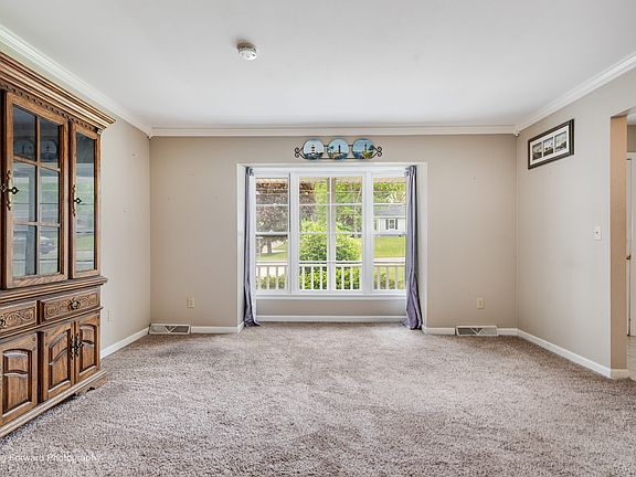 4th image of 240 Park Crest Dr