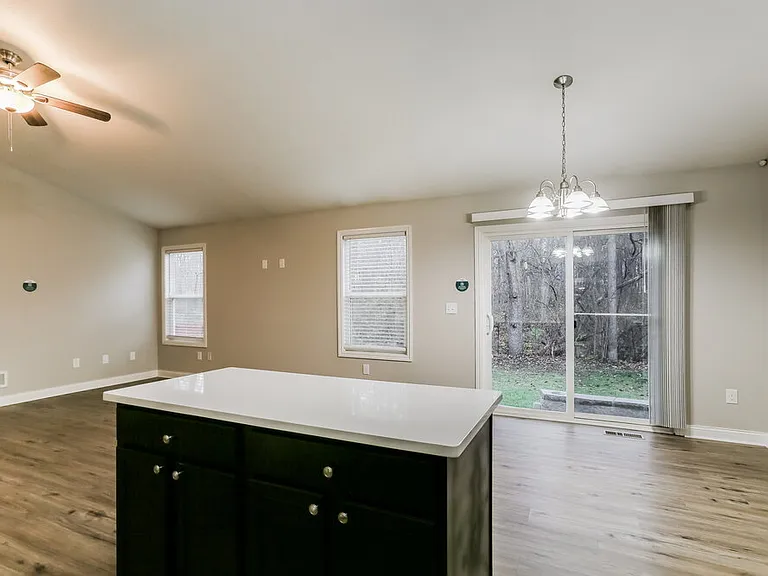 349 Cloverhill Dr — Photo 7