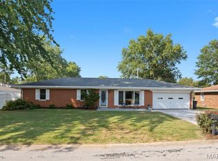 128 Aaron Dr, Belleville, IL 62220