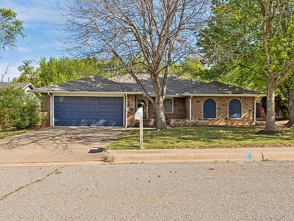 2nd image of 1616 E Shady Creek Dr