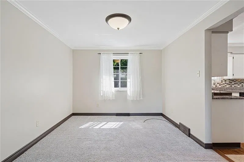 4 bed, 2021 sqft, $2,500 — Photo 4