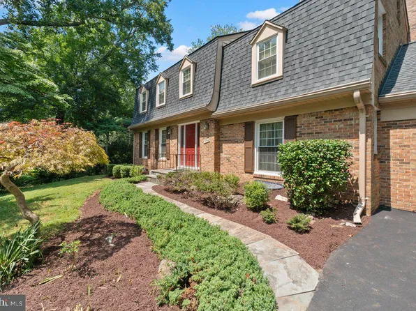 9704 Hall Rd, Rockville, MD 20854