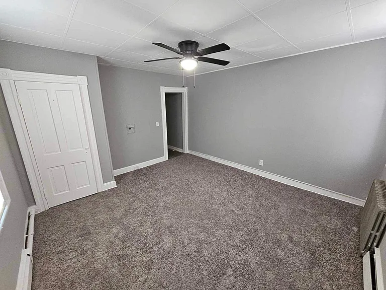 276 S Loudon Ave — Photo 2
