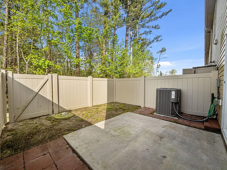 401 Sullivan Loop Rd — Photo 19