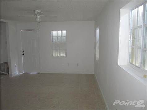 3rd image of 1040 NW 28th St