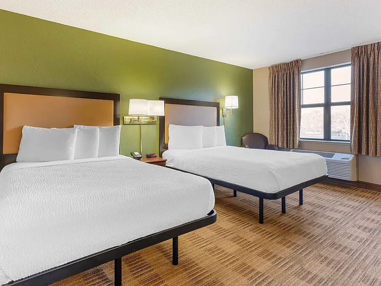 Studio Suite - 2 Full Beds