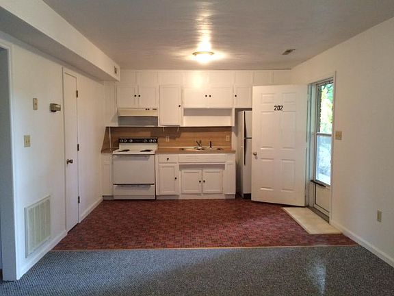 4th image of 2038 S Main St APT 202