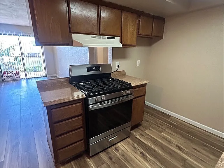 2469 W Acacia Ave — Photo 11