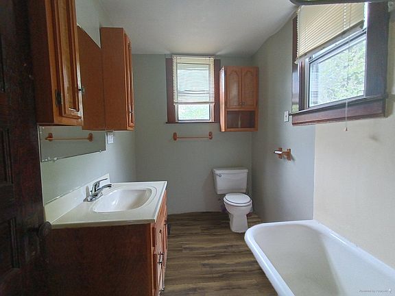 5th image of 1416 W Walnut St #A