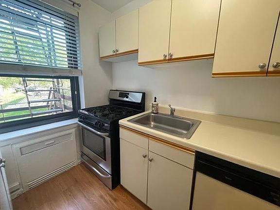 4th image of 73-11 210th St
