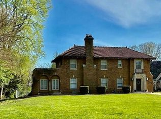 5 Maywood Dr, Danville, IL 61832