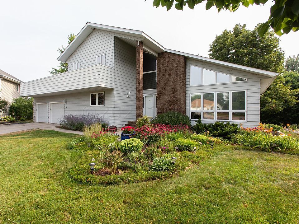 1st image of 18 40th Avenue Oak Cir S