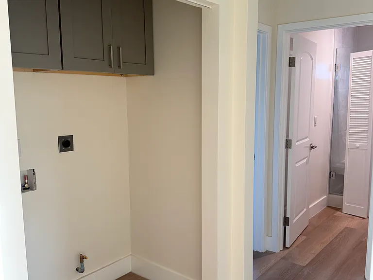 825 Bilton Way #B — Photo 19