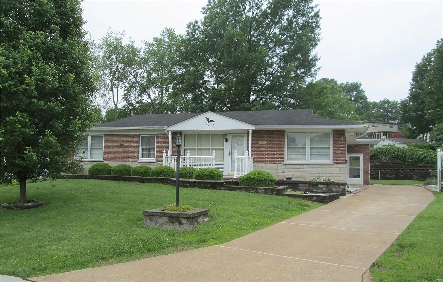 4728 Blackhawk Dr photo 1