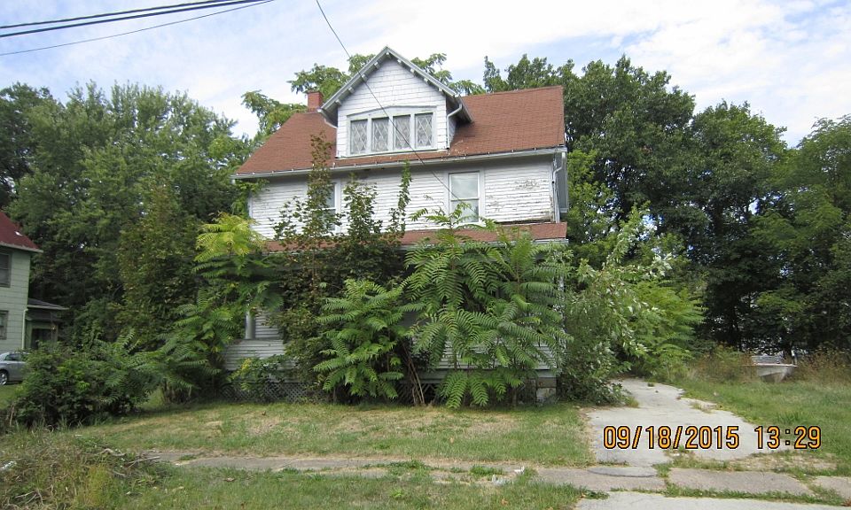 1st image of 418 Cohasset Dr W