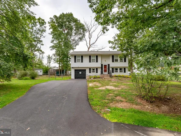 9 Edison Ct, Fredericksburg, VA 22407