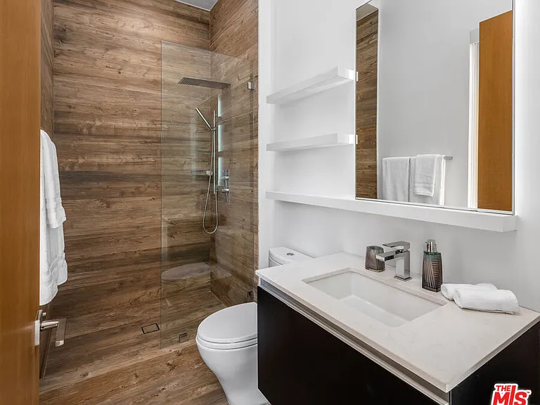 6617 Lindenhurst Ave — Photo 34