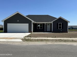 204 Compass Dr, Elizabeth City, NC 27909