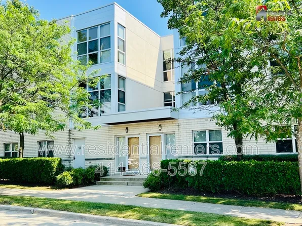 2130 N Commerce St, Milwaukee, WI 53212