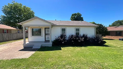 121 West St Photo 1