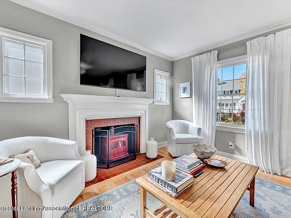 4th image of 544 Division St