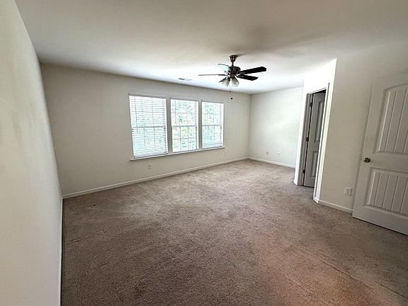 5th image of 101 E Grv