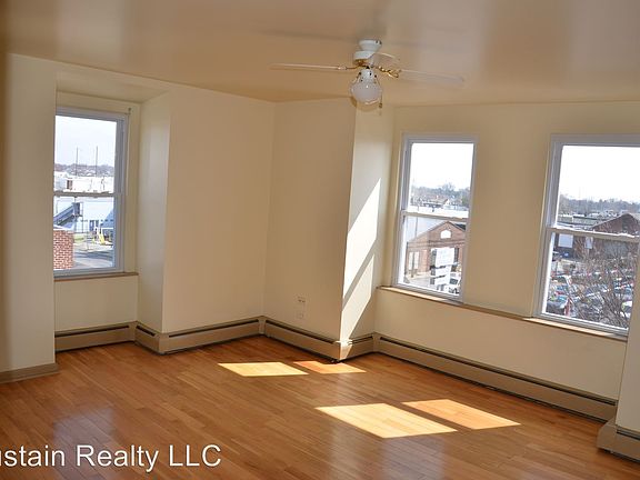 5th image of 103 E Baltimore Ave APT 3