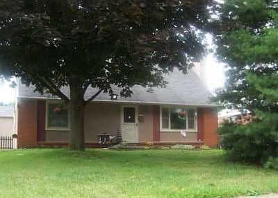 2nd image of 1129 Carrousel Dr E