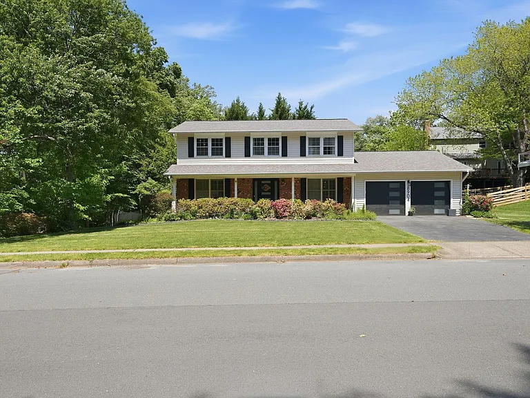 8904 Arley Dr — Photo 2