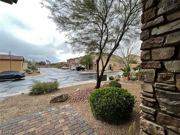 4th image of 254 Cranstonhill Dr