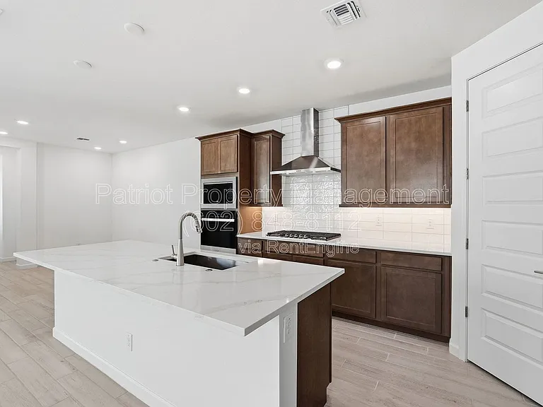 7404 W Buckhorn Trl — Photo 7