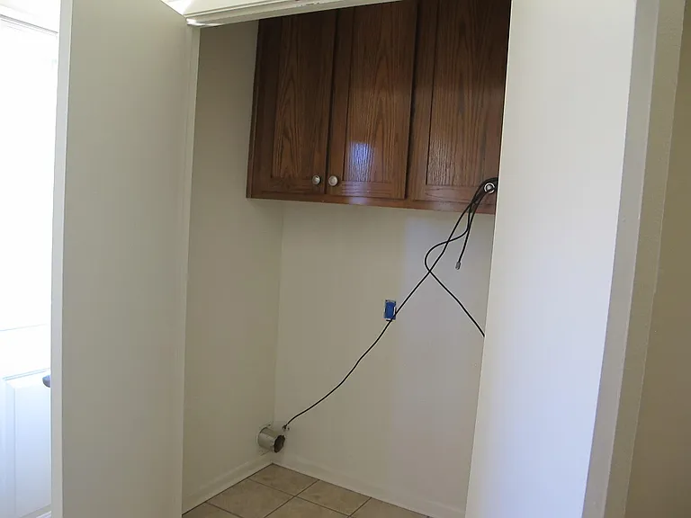 304 Mockingbird Ln — Photo 17