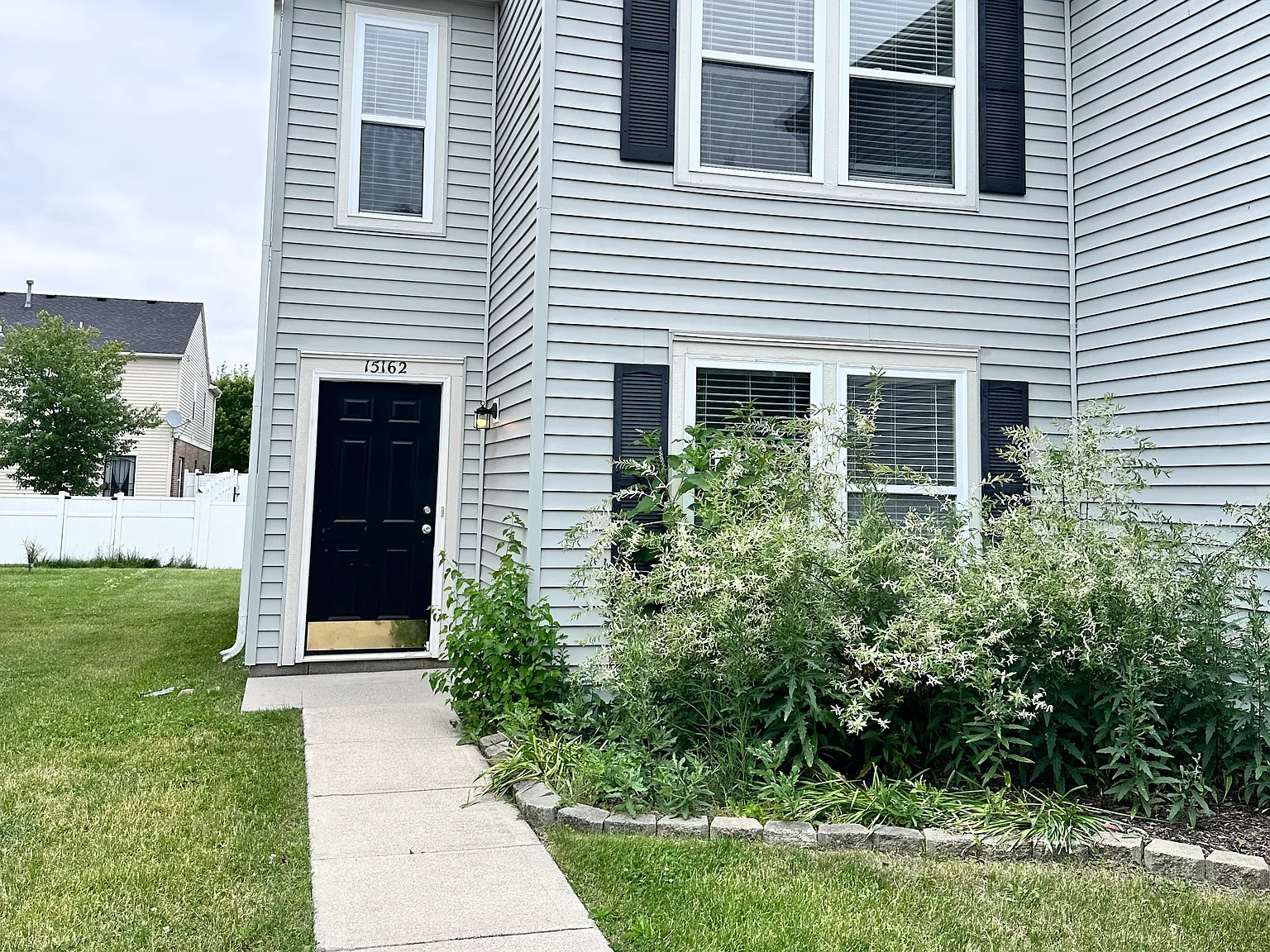 4 bed, 2.5 bath, 2190 sqft, $2,195 — Photo 3