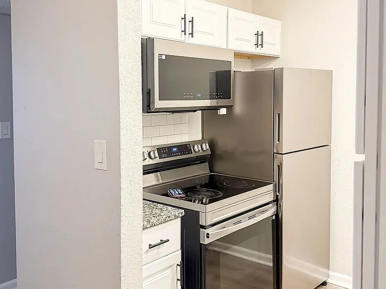 Victory Park Apartments — Photo 7