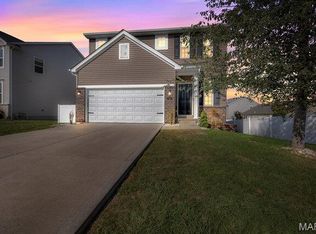 50 Huntleigh Woods Ct, Wentzville, MO 63385