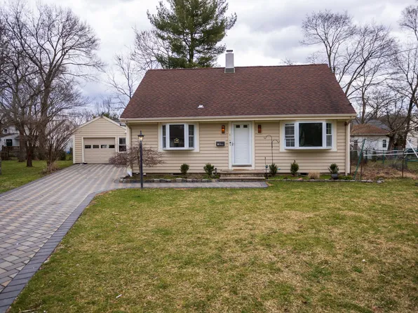 615 Bartell Pl, Ridgewood, NJ 07450