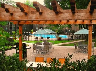 2040 Peach Orchard Dr APT 33, Falls Church, VA 22043