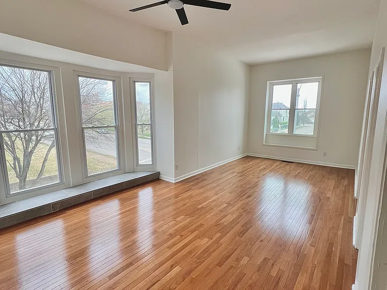 2852-2854 Lafayette Ave — Photo 7