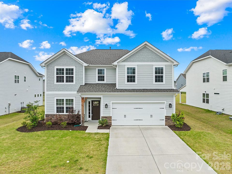 1st image of 3823 Dahlia Dr