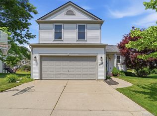 6449 Cranberry Dr, Holly, MI 48442
