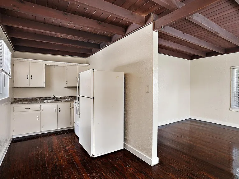 207 Fern Dr #3 — Photo 1
