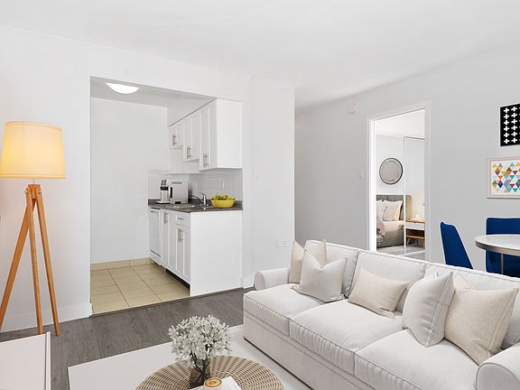 3rd image of 1414 Davie St #503