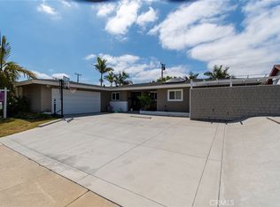 829 Saint Clair St, Costa Mesa, CA 92626