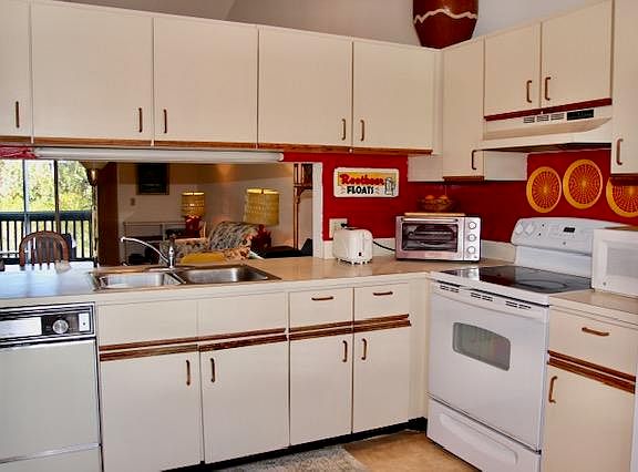 3rd image of 1481 NE 14th Ct APT 8