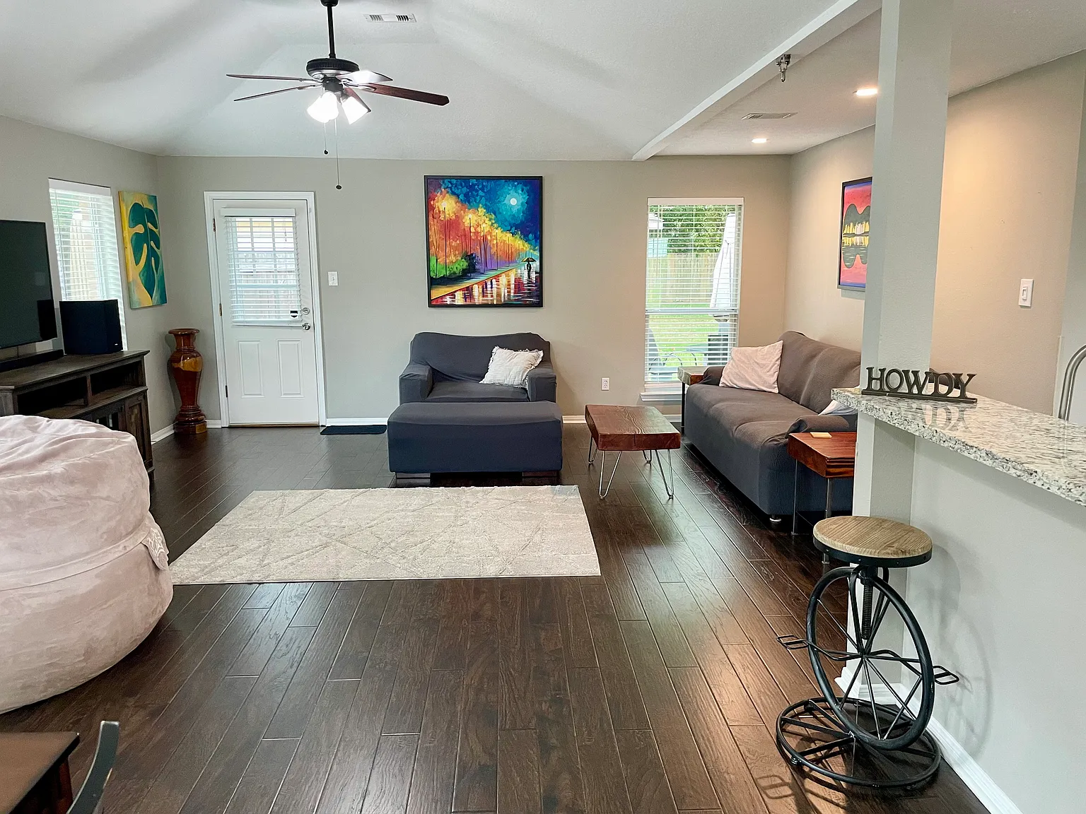 3 bed, 1395 sqft, $3,000 — Photo 3