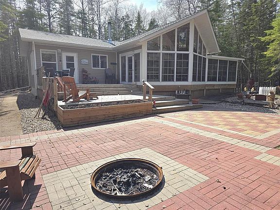 3rd image of 50 Balsam Rd