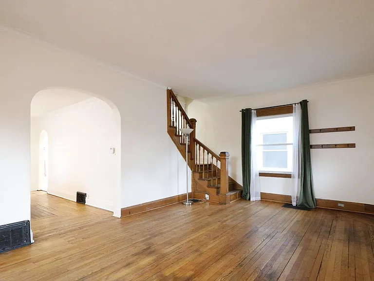 504 N Walnut St — Photo 4