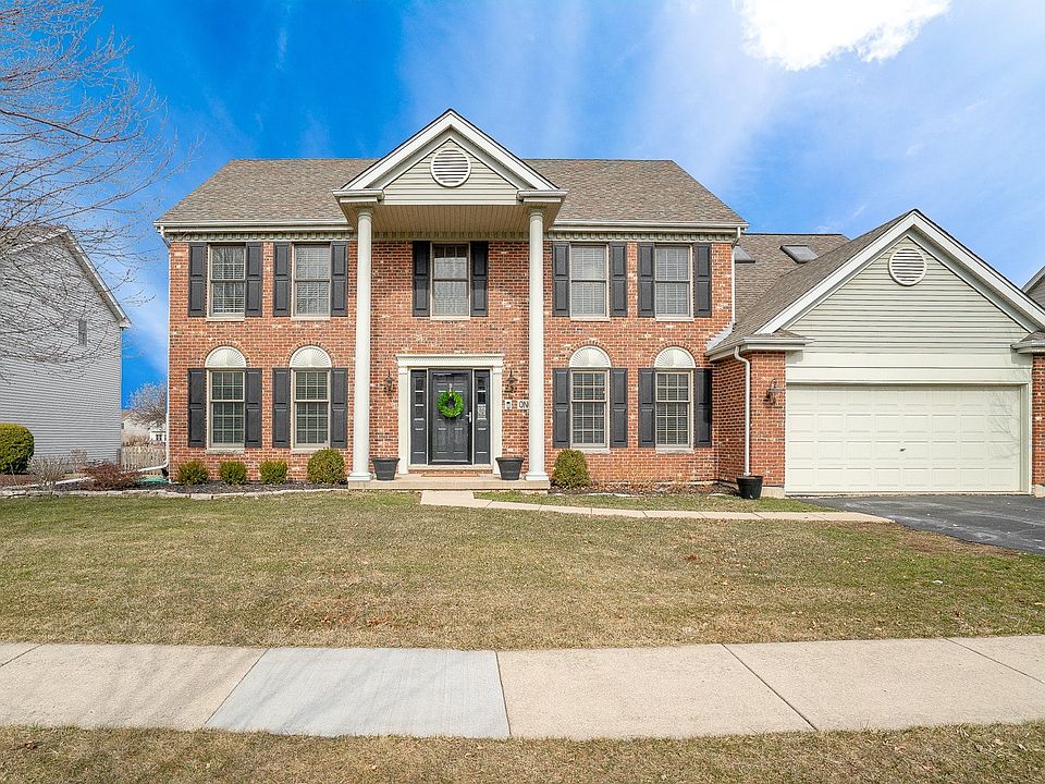 1st image of 0N682 W Weaver Cir