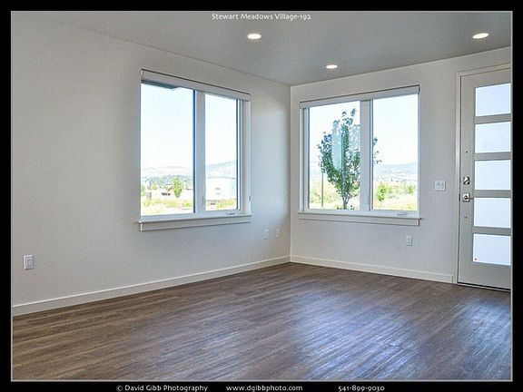3rd image of 1590 Myers Ln #102